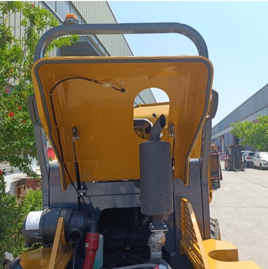 Capot moteur ouvert dumper hydraulique YH-3000 – accès maintenance facile